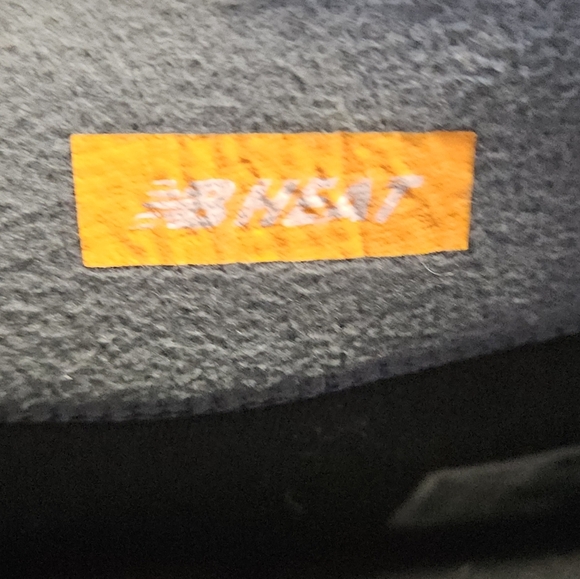 New Balance Women's Black Winter Boots - Picture 6 of 6